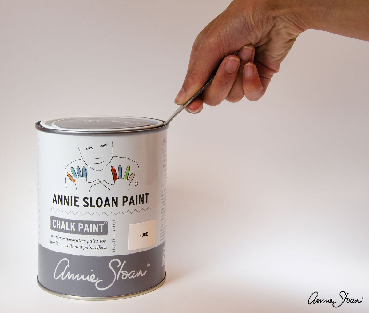 annie-sloan-tin-opener-used-on-a-tin-of-pure