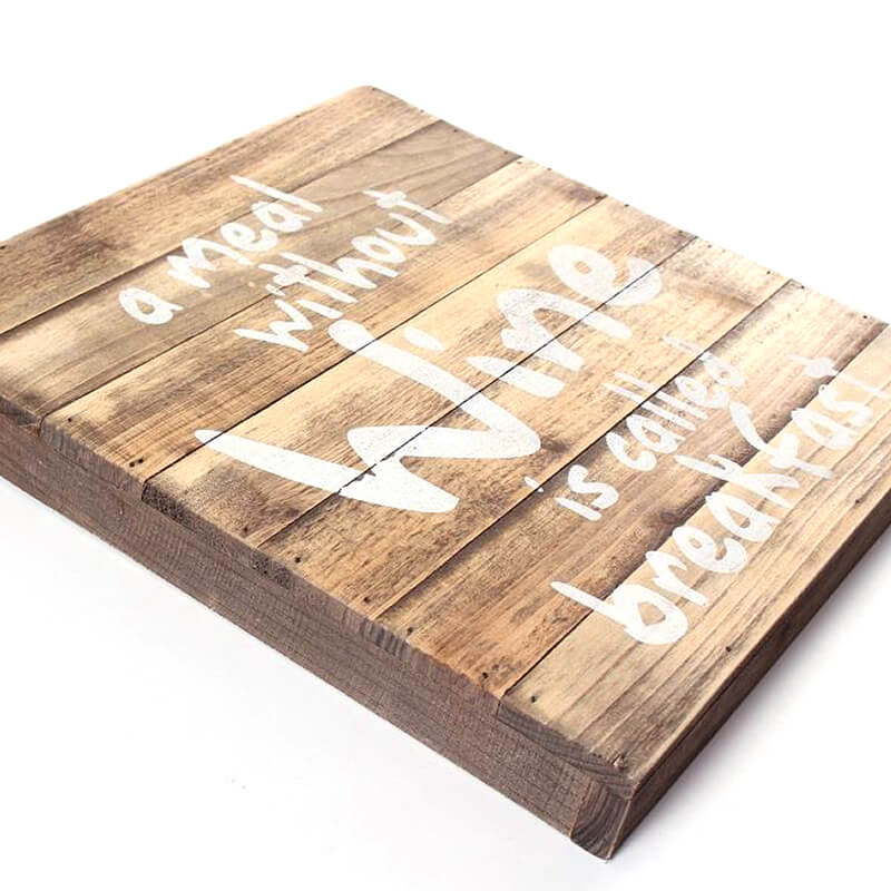 holzschild-breakfast-seite