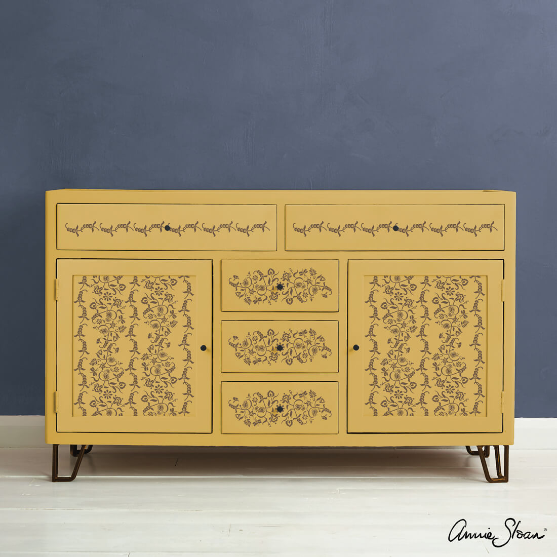 indian-paisley-garland-stencil-furniture-honfleur-on-mustard